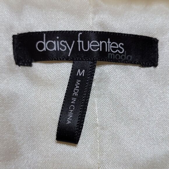 Daisy Fuentes White Faux Fur Vest - Size Medium NWT - Picture 7 of 9